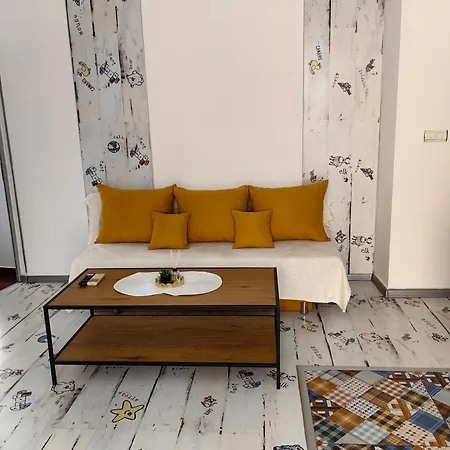 شقة 2 Bedrooms Apartment. *