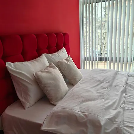 2 Bedrooms Apartment. Apartment