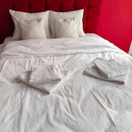 2 Bedrooms Apartment. Apartment *