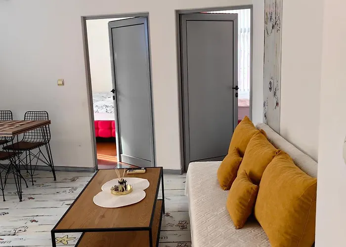2 Bedrooms Apartment. Apartment