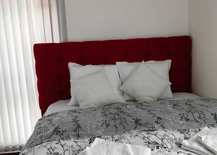 2 Bedrooms Apartment. Apartment